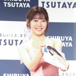 「くびれ爆誕」の渡辺美優紀「セクシーなのは隠せない」とニヤり