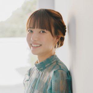 かまいたち元マネージャー樺澤まどか、デジタルグラビア写真集配信「自分で見ても腹立つキメ顔をたくさん」