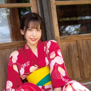 柔軟女王 グラビアアイドル桜りん、“彼女的な距離感”で捉えた秘蔵映像に熱視線