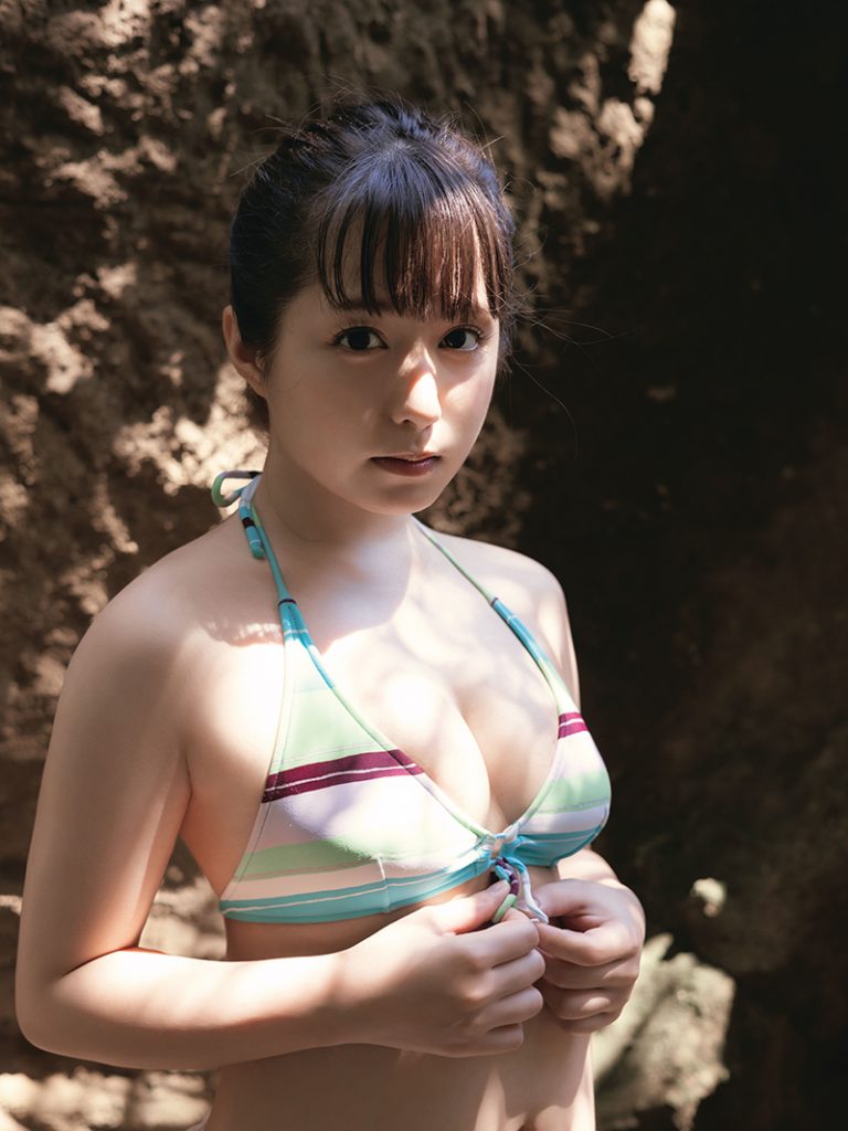 前田美里写真集「記憶の雫」より