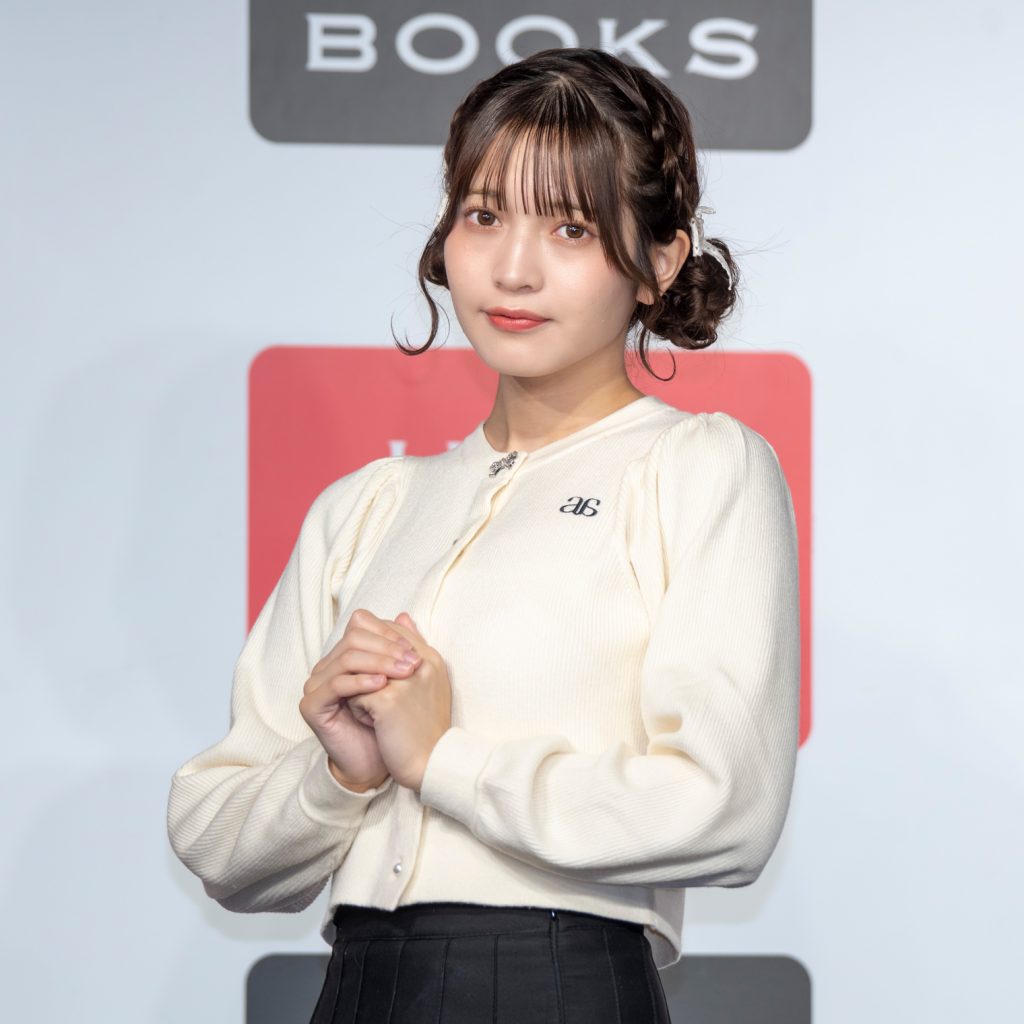 黒嵜菜々子「2024年 カレンダー」発売記念取材会より