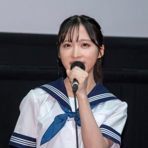 AKB48小栗有以「すごく青春感もあって爽やか」セーラー服姿でプレミア上映会イベントに出席