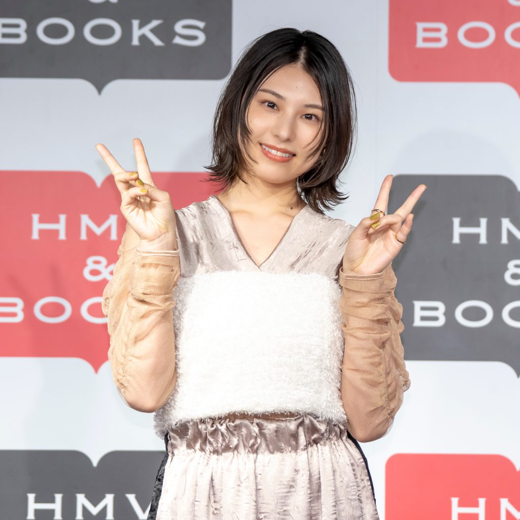 相楽伊織「2024年カレンダー」発売記念取材会より