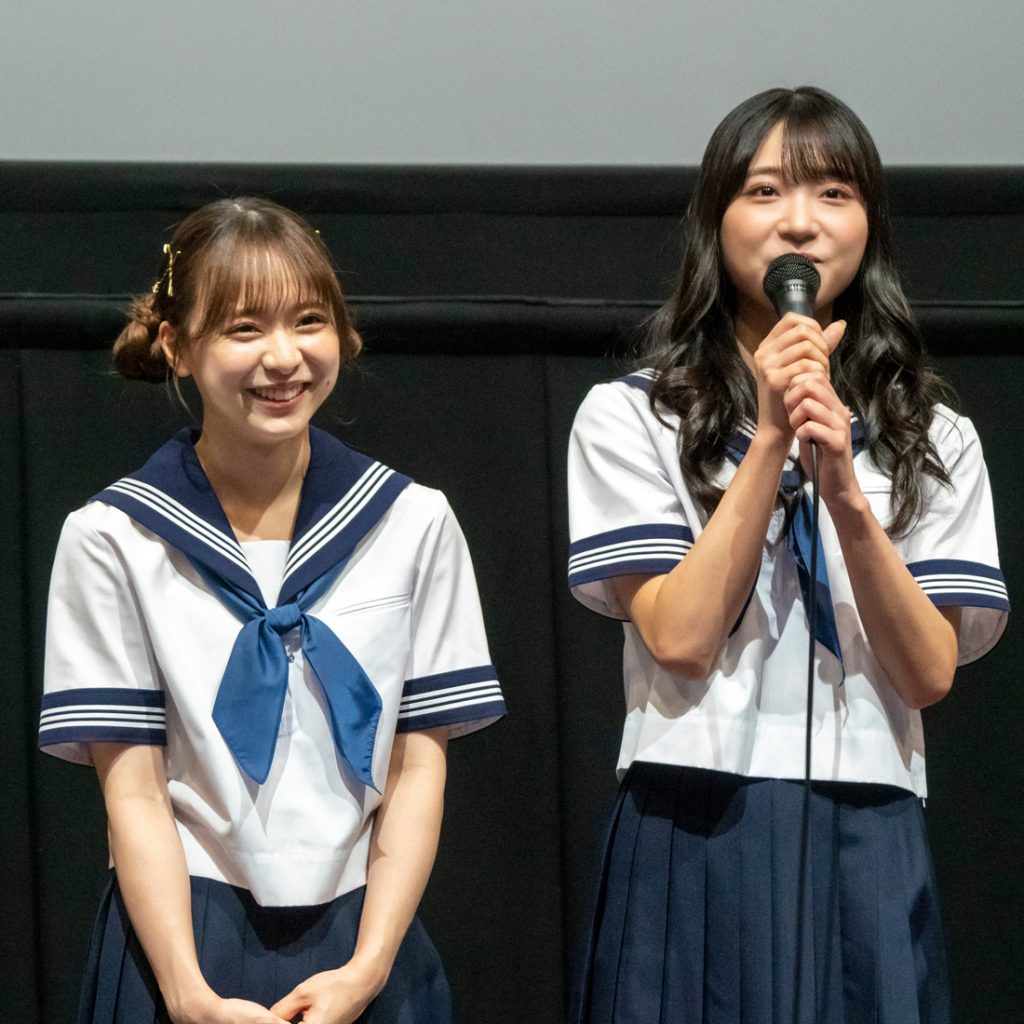 映画「ガールズドライブ」先行プレミア上映会舞台挨拶に登壇したAKB48倉野尾成美、山内瑞葵