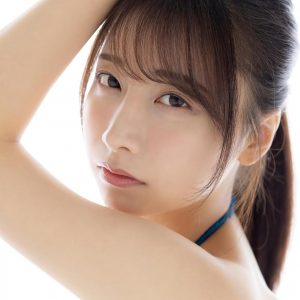 鈴木優香、まぶしいほどのスタイルを披露！最新デジタル写真集「fire BLUE」配信