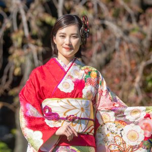 井頭愛海「お花がたくさん…すごく豪華なお着物【オスカープロモーション2024年新春晴れ着撮影会】