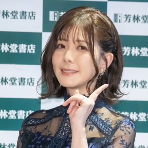 プロ雀士・高宮まり、シースルーワンピース姿で登壇「冬感・クリスマス感もありつつ」