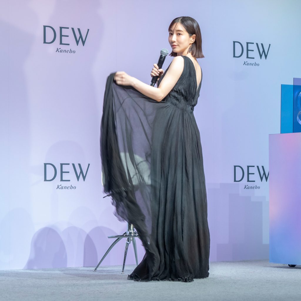 カネボウ化粧品「DEW」新CM発表会に出席した田中みな実