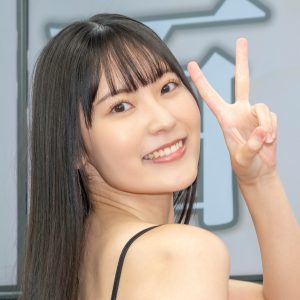 “令和のハイレグプリンセス”林田百加、写真集発売決定をサプライズ発表