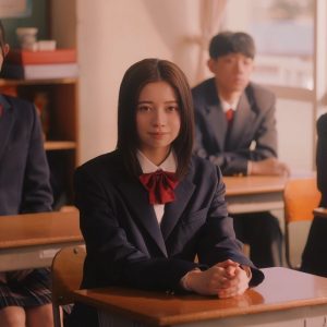 桜田ひよりが“卒業生”役でフレッシャーズスーツの新CMに出演　川島明“先生”相手にあきれ顔ツッコミも