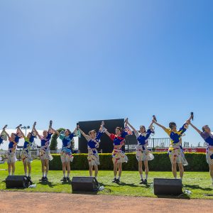 “エビ中”のニュージーランド修学旅行をCS日テレプラスで3カ月連続放送！伝説の野外ライブにも完全密着