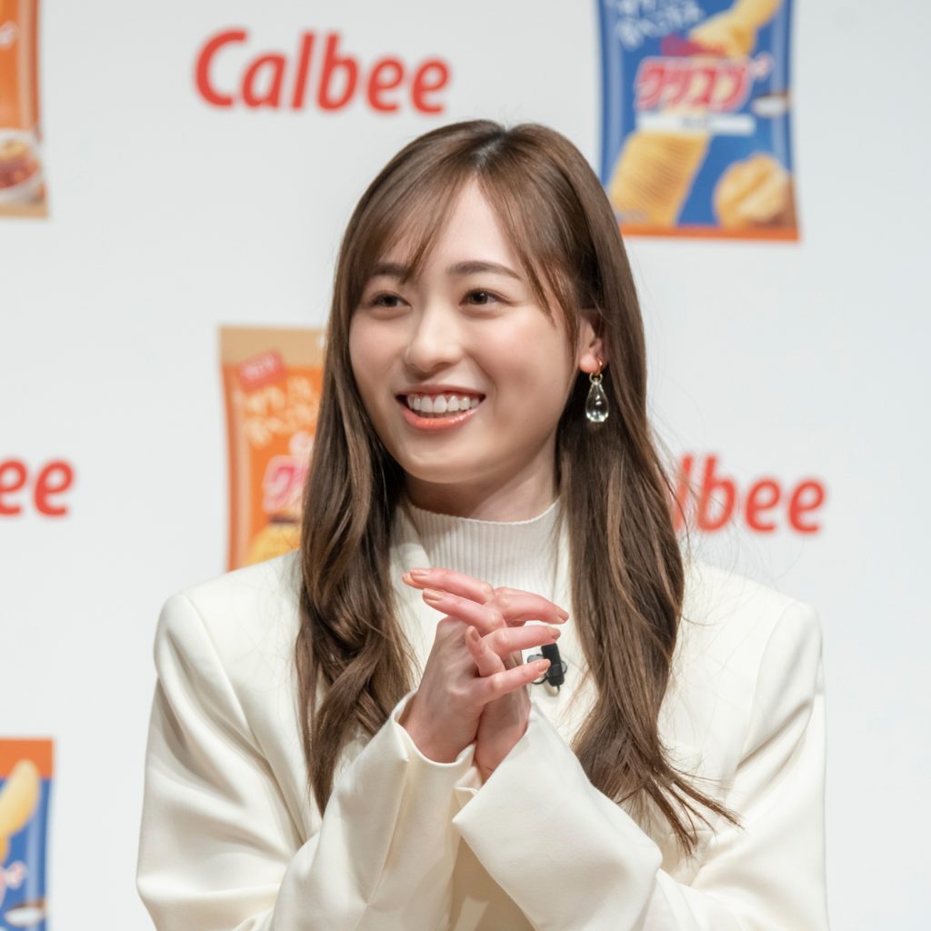 福原遥がカルビー「クリスプ」リニューアル新CM発表会に出席