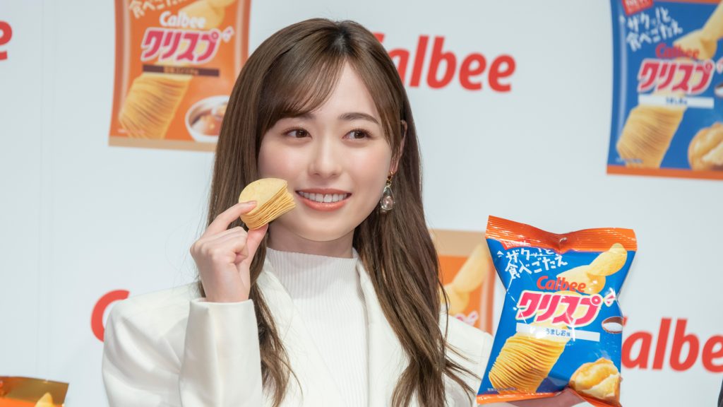 福原遥がカルビー「クリスプ」リニューアル新CM発表会に出席