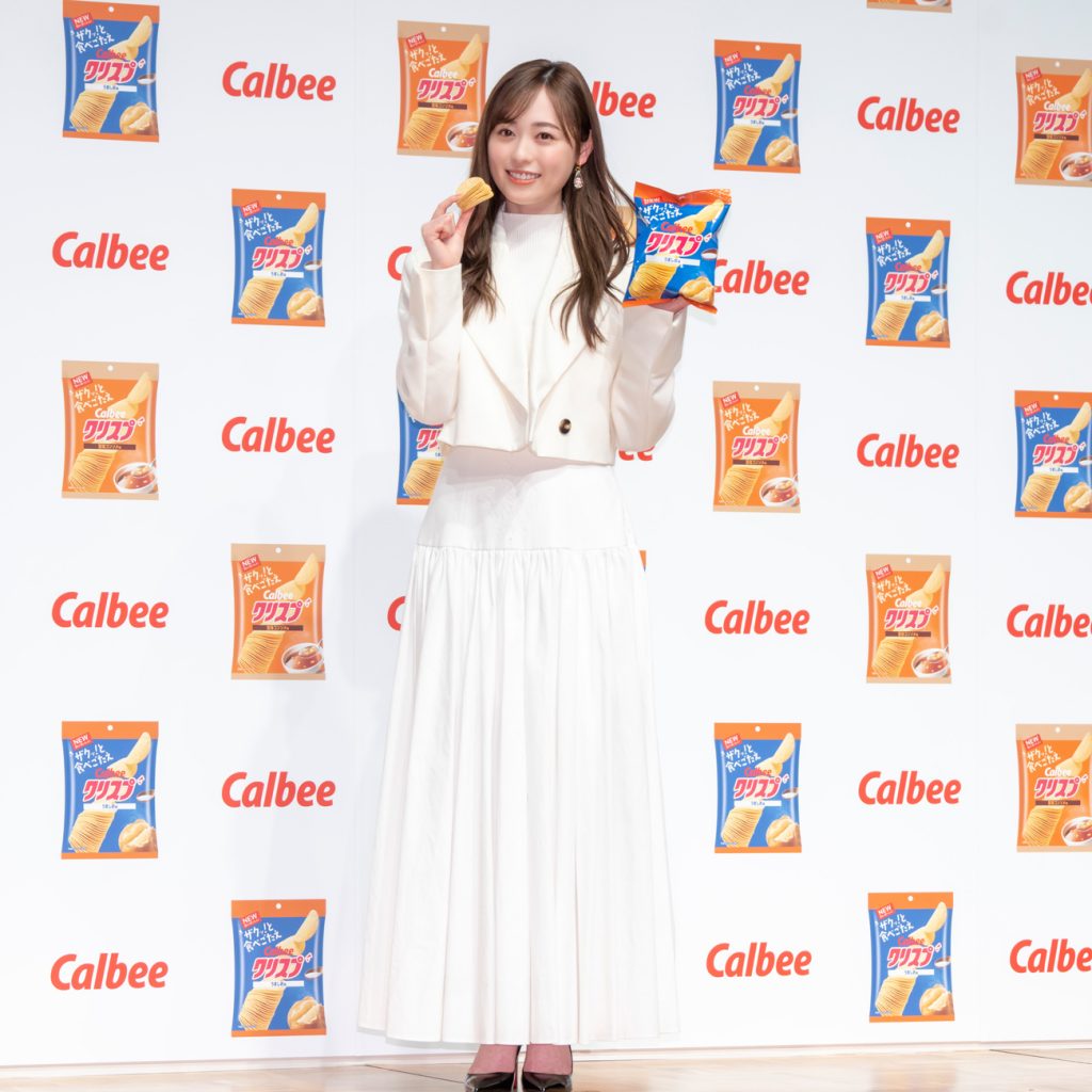 福原遥がカルビー「クリスプ」リニューアル新CM発表会に出席