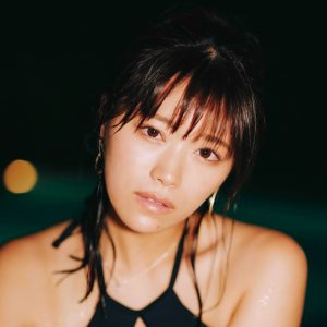 元SKE48山内鈴蘭、ますます増してきた大人の色気で誘惑するグラビアDVD発売