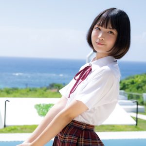 あんもち。、待望のグラビアDVDデビュー作でおませな女子高校生を熱演