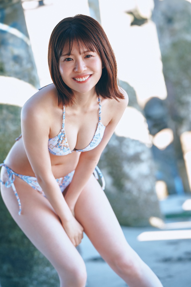 松田好花 1st写真集「振り向いて」／撮影：岡本武志／講談社