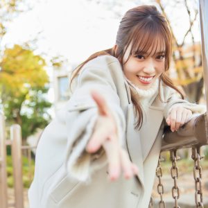 人気声優・伊達さゆりとデート気分が味わえるグラビアショット