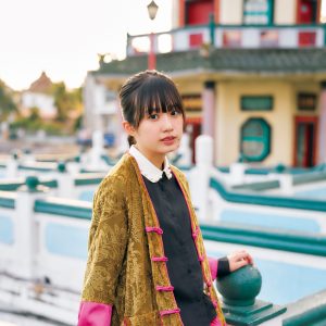 “エビ中”小久保柚乃『スピリッツ』表紙＆巻頭を飾る！1st写真集未掲載カット先行公開