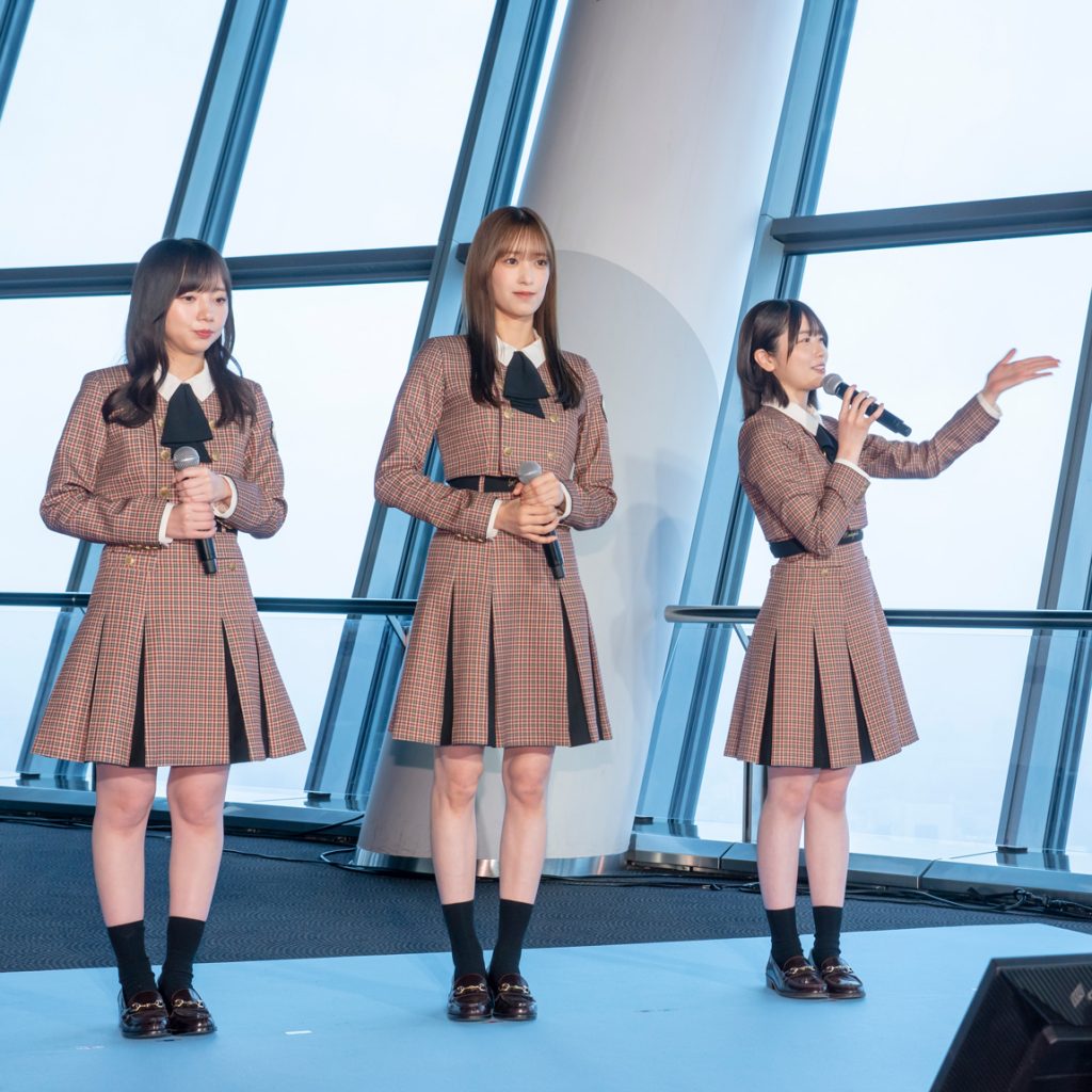 「日向坂46 WE R! in TOKYO SKYTREE(R)-日向坂46の虹-」取材会に登壇した齊藤京子、佐々木久美、丹生明里