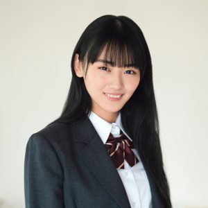 櫻坂46山﨑天は2人きりで過ごすイメージで、日向坂46渡辺莉奈は背伸びをして“初めて”に触れるイメージでそれぞれ撮影