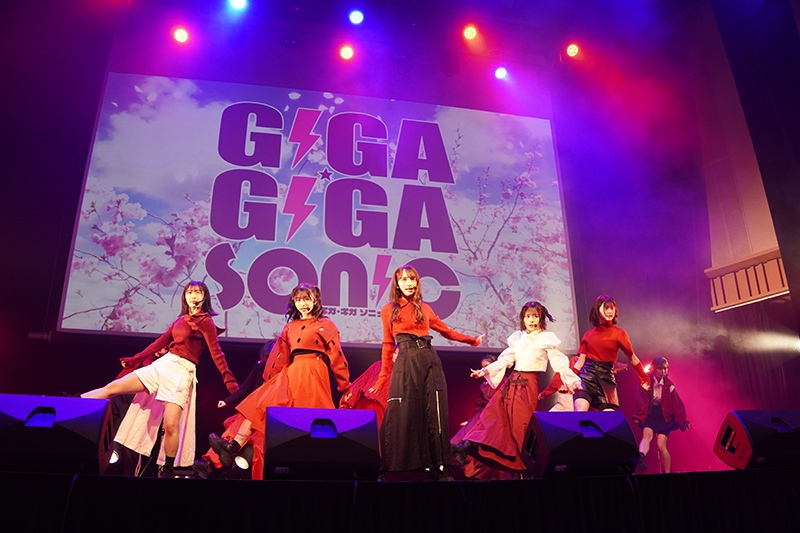 「GIGA・GIGA SONIC ～新生活でもオタクライフ!!～」に出演したWHITE SCORPION