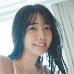 「＃2i2」天羽希純、“あざとかわいさ”全面に押し出した写真集発売迫る