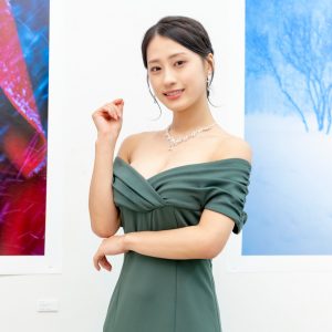 澄田綾乃、“儚い姿”を収めた写真展初開催！雪グラビアにも挑戦