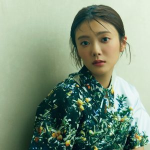 櫻坂46田村保乃による表紙カット解禁…アンニュイな表情が印象的な姿