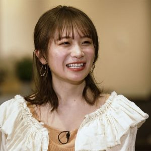 秋元真夏＆中田花奈が芸能界の大先輩・加賀まりこにお悩み相談