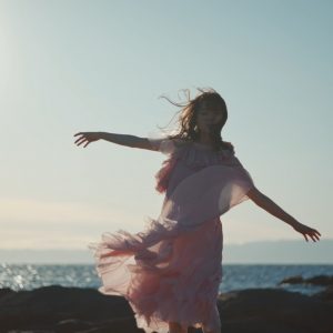 生田絵梨花、初めて手掛けた楽曲『No one compares』配信開始「聴いてくださった方に少しでも響くといいな」