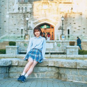 日向坂46松田好花が自らセレクト、1st写真集「振り向いて」裏表紙カット4種解禁