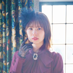 日向坂46松田好花「一度着てみたかった」“ゴスロリ”風衣装が解禁！パネル展も開催決定