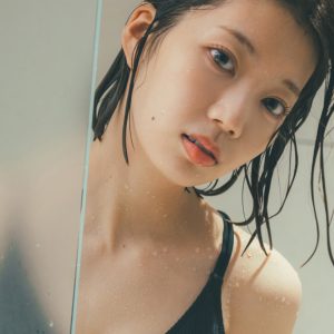 日向坂46高本彩花、大人なブラック水着姿を披露「私の素に近い姿…少し恥ずかしいですね(笑)」