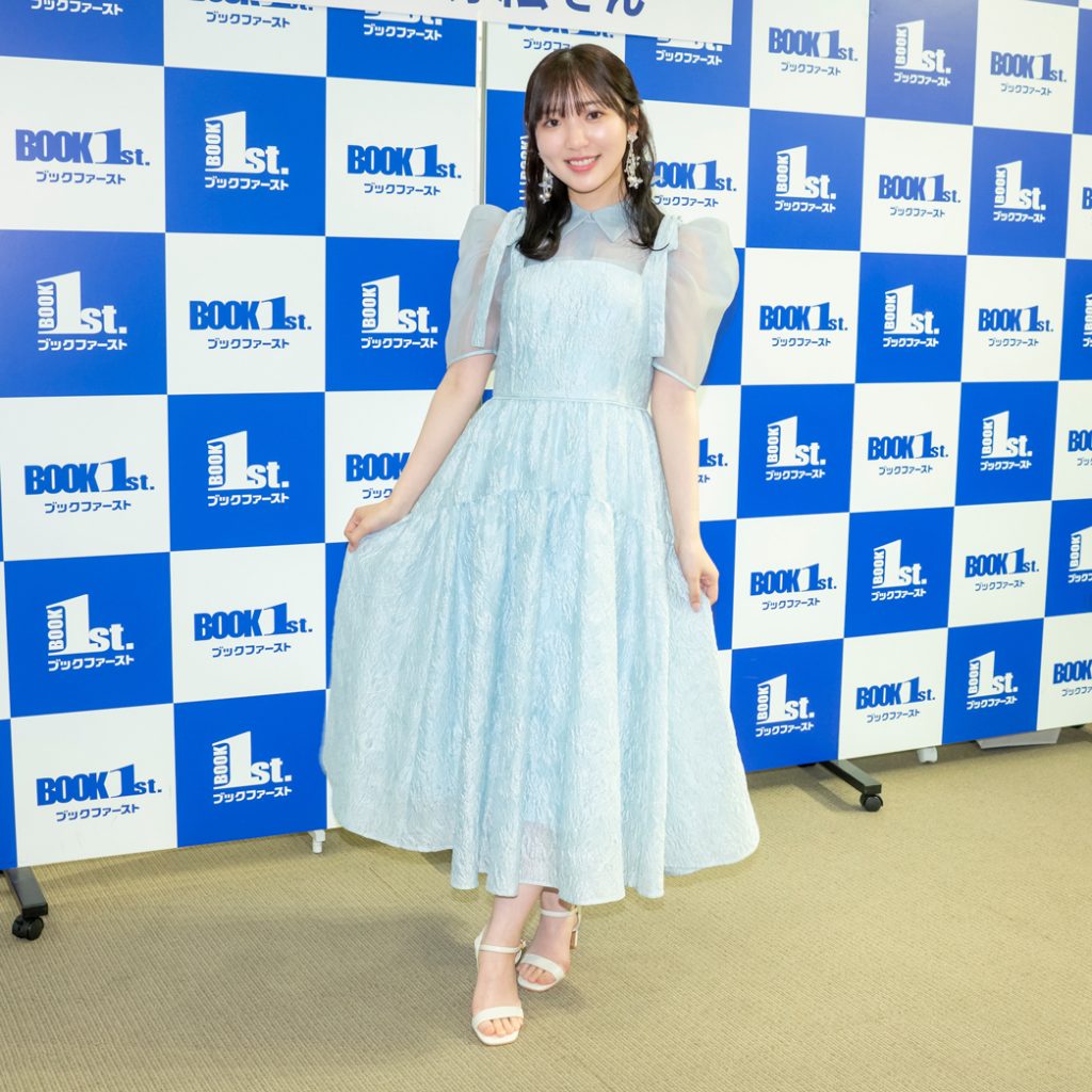 豊田萌絵写真集「moe」発売記念取材会より