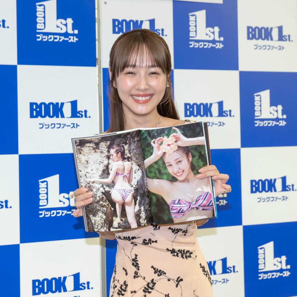 前田希美が写真集「NEVER」発売記念取材会に出席