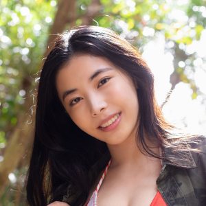 グラビア活動を本格化！菜本みくる、待望の1st DVDで清純系の凹凸ボディーがあらわに