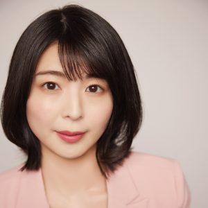 芸能事務所OL・池田桃子さんの写真集表紙カットに騒然…とろサーモン久保田からは絶妙な帯コメも