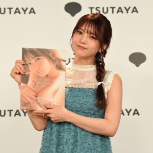 黒嵜菜々子「思い切っちゃおうと挑戦しました」初めての写真集で水着の紐を外す姿を披露