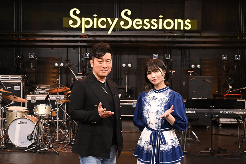 『Spicy Sessions』MCの黒沢 薫と中西アルノ