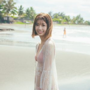 日向坂46高本彩花、チラりニュアンスピンクの水着姿を披露「うっすら透けている感じが気に入っています」