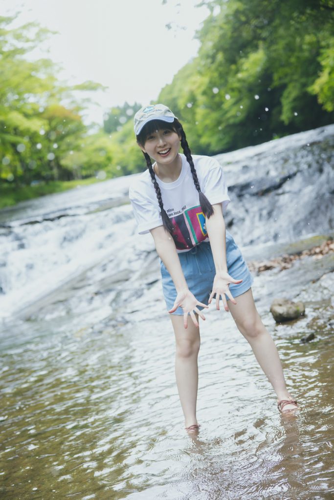 SKE48井上瑠夏1st写真集より