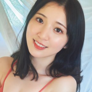 声優・豊田萌絵、色白スタイルに映える水着グラビアショット