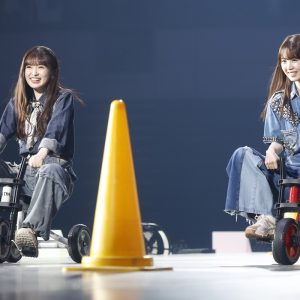 乃木坂46「アンダラ」有明アリーナで、数々の先輩たちが挑戦してきた伝統の三輪車対決を筒井あやめ、小川彩が受け継いだ‼