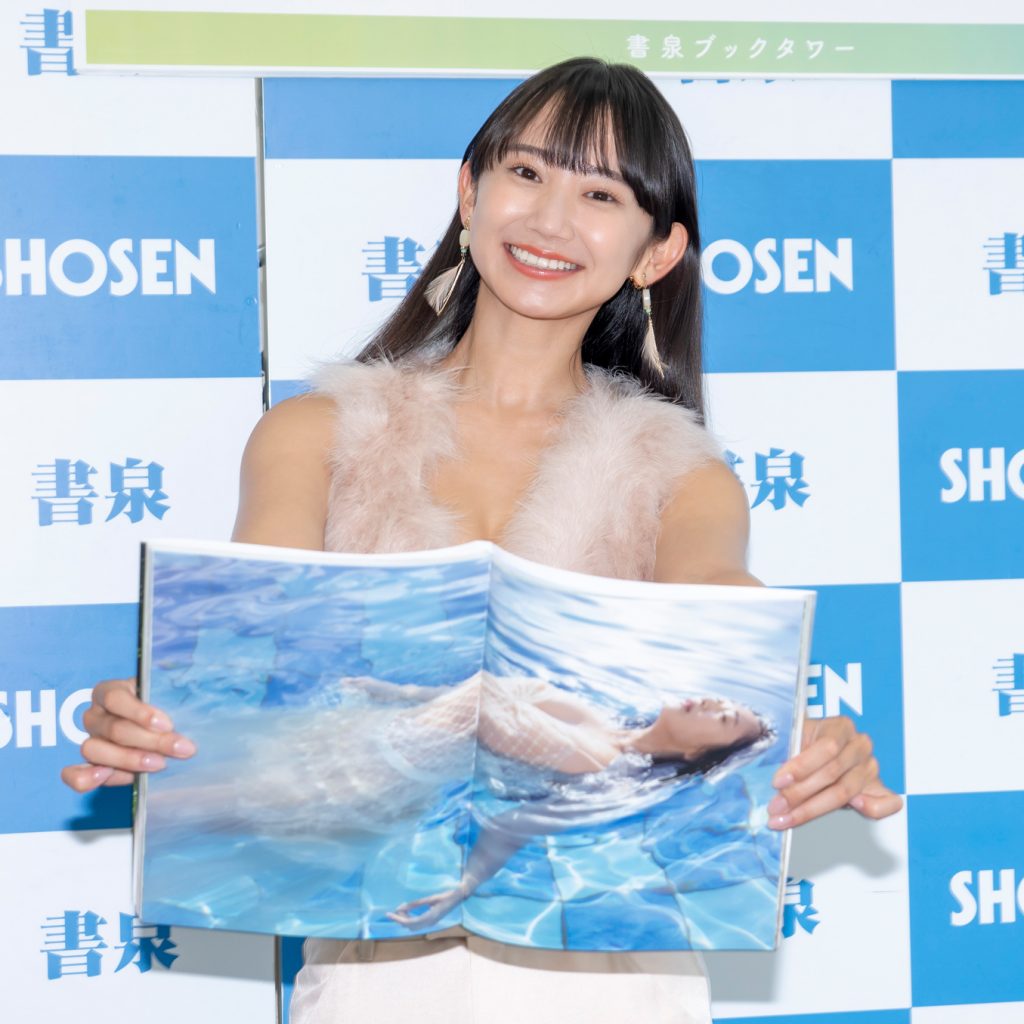 相沢菜々子1st写真集「N」発売記念取材会より