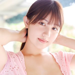 注目のゴールデンルーキー花咲楓香、圧倒的な存在感とド迫力のスタイルで今年のグラビア界を席巻