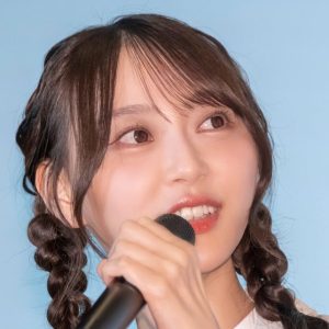 乃木坂46・弓木奈於が『ラヴィット！』全曜日出演記念のキレ顔Tシャツを普通に着ているのが面白すぎ！