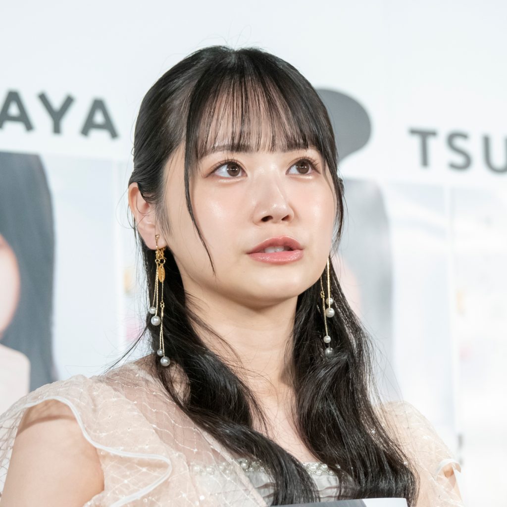 STU48中村舞が1st写真集『嫌いの反対』(宝島社)発売記念取材会に出席