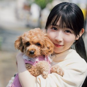 SKE48井上瑠夏1st写真集より水着＆ランジェリーカット、さらに愛犬との2ショット解禁