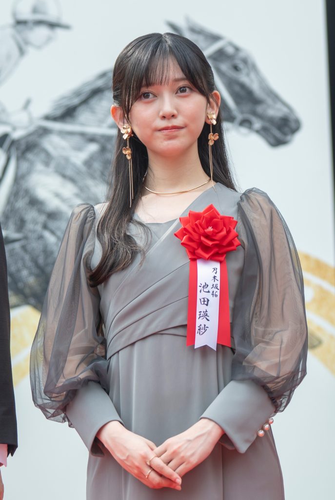 乃木坂46・池田瑛紗がJRA70周年特別展示「世界一までの蹄跡」テープカットセレモニーに出席